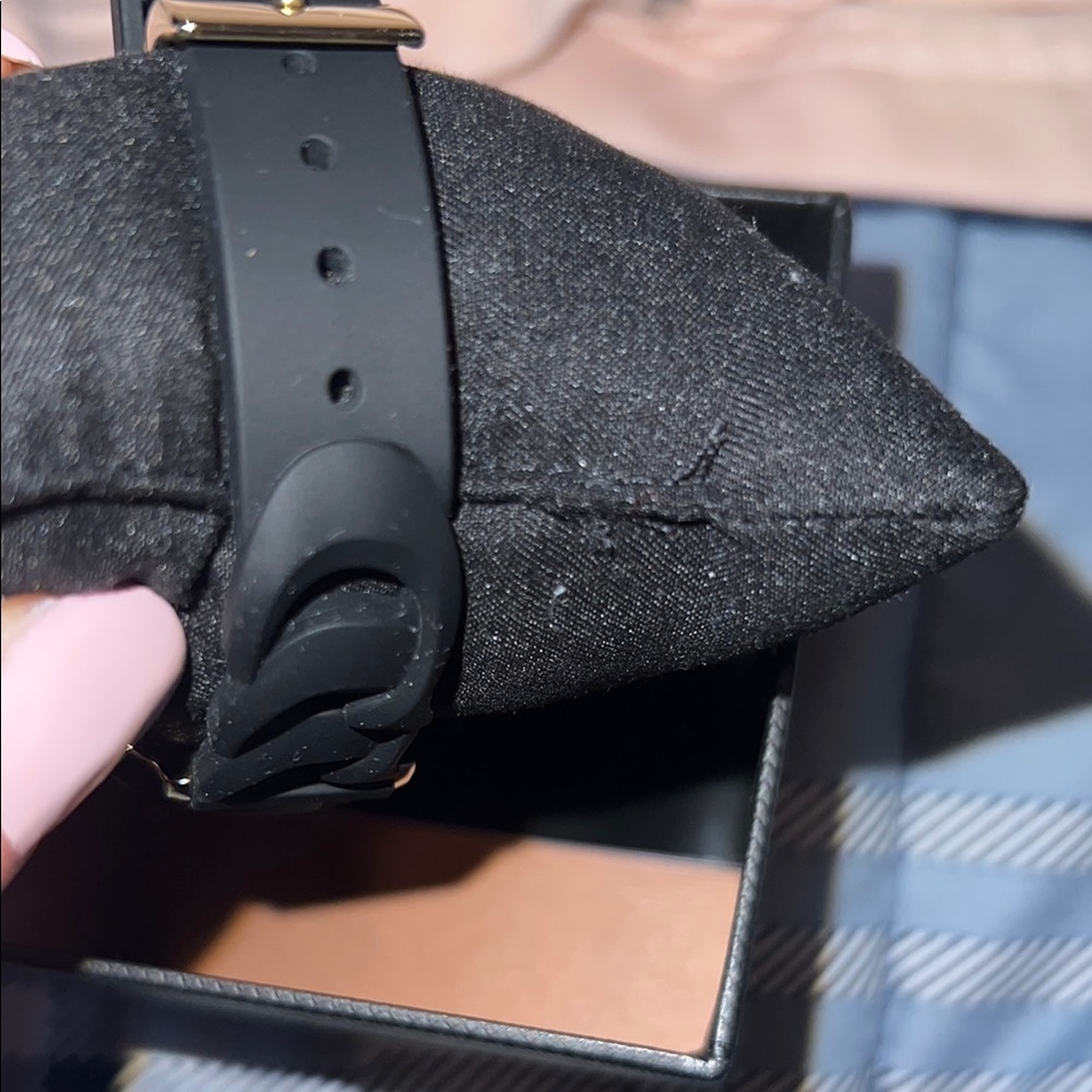 Gold and Black Watch - Picture 3 of 6